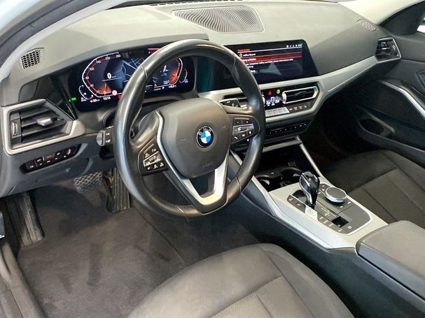 BMW 320d Touring xDrive 140 kW image number 4