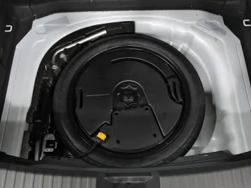 Car image 37