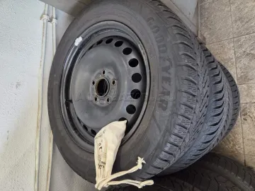 Car image 35