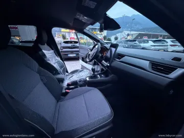 Car image 26