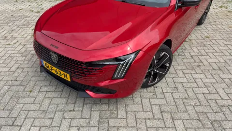 Car image 40