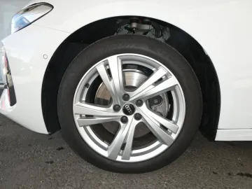 Car image 33