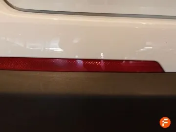 Car image 35