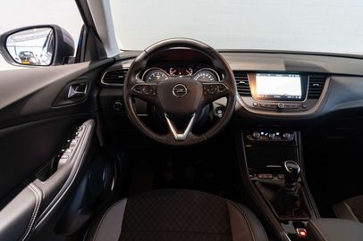 Car image 36