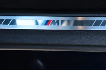 Car image 37