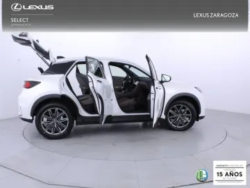 Car image 25