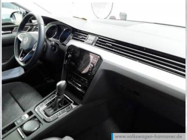 Volkswagen Passat Variant 1.5 TSI Business DSG 110 kW image number 3