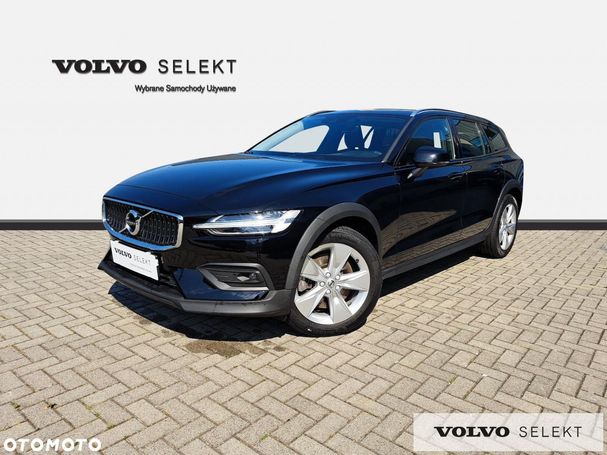 Volvo V60 Cross Country AWD 155 kW image number 1