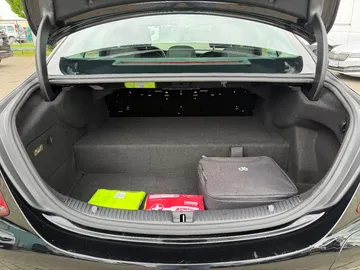 Car image 34