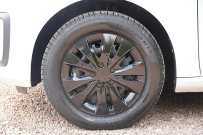 Car image 29