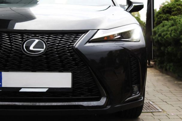 Lexus UX 135 kW image number 4