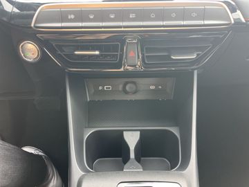 Car image 26