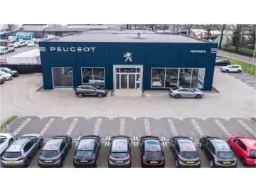 Car image 26