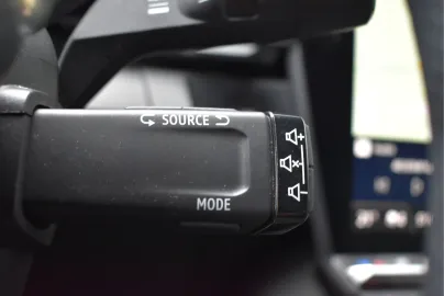 Car image 46