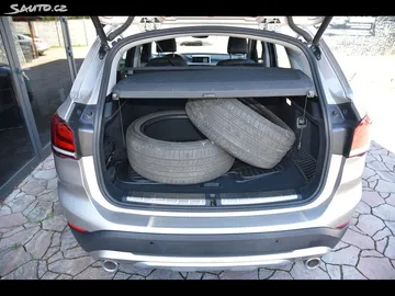 Car image 28