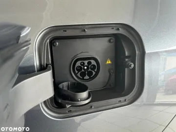 Car image 32