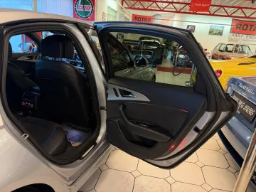 Car image 29