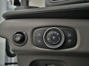 Car image 38