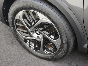 Car image 34