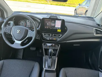 Car image 26