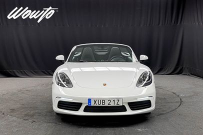 Car image 4