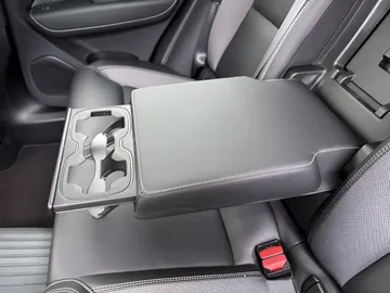 Car image 43