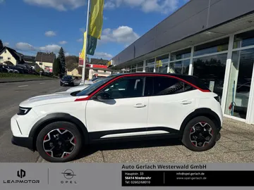 Car image 4