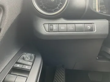 Car image 29