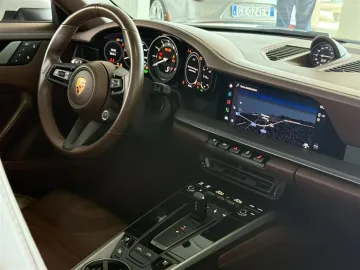 Car image 28