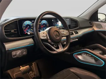 Car image 40