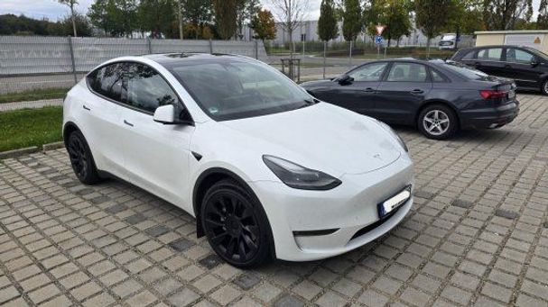 Tesla Model Y AWD 378 kW image number 3