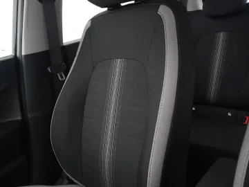 Car image 40