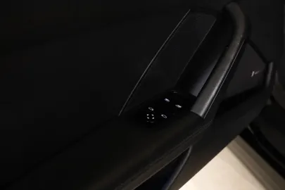 Car image 37