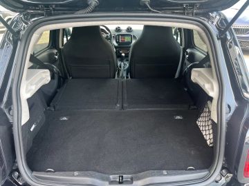 Car image 27