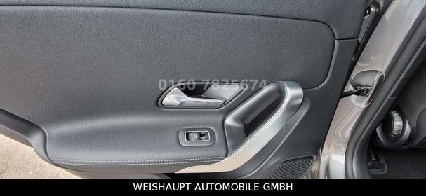 Mercedes-Benz A 180 100 kW image number 28