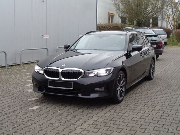 BMW 320d Touring Sport Line 140 kW image number 1