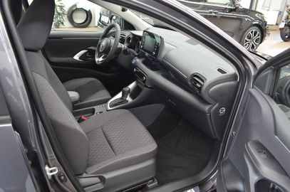 Car image 11