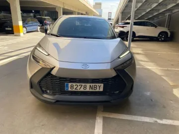 Car image 3