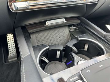 Car image 32