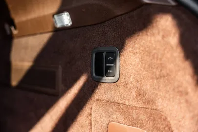 Car image 36