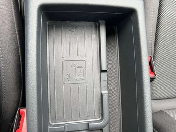 Car image 33