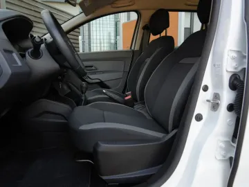 Car image 31