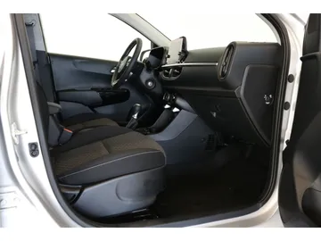 Car image 22