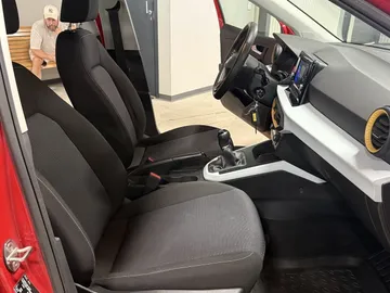 Car image 5