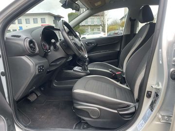 Car image 10