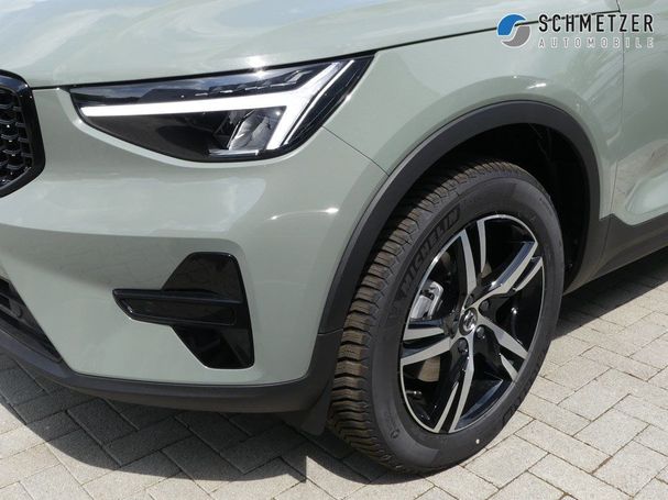 Volvo XC40 Plus Dark 120 kW image number 5