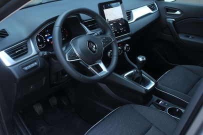 Car image 10