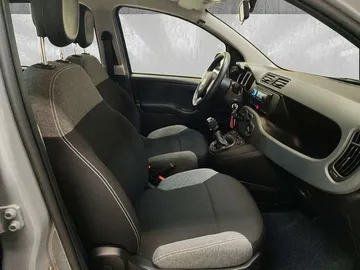 Car image 15