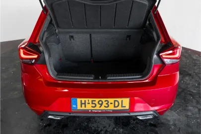 Car image 30