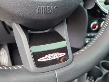 Car image 33